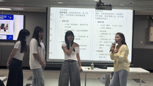 Experience Sharing Talk by Senior Female Students(Open new window/png file)Image