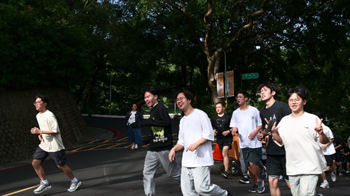 學生路跑過程(另開新視窗/png檔)圖片