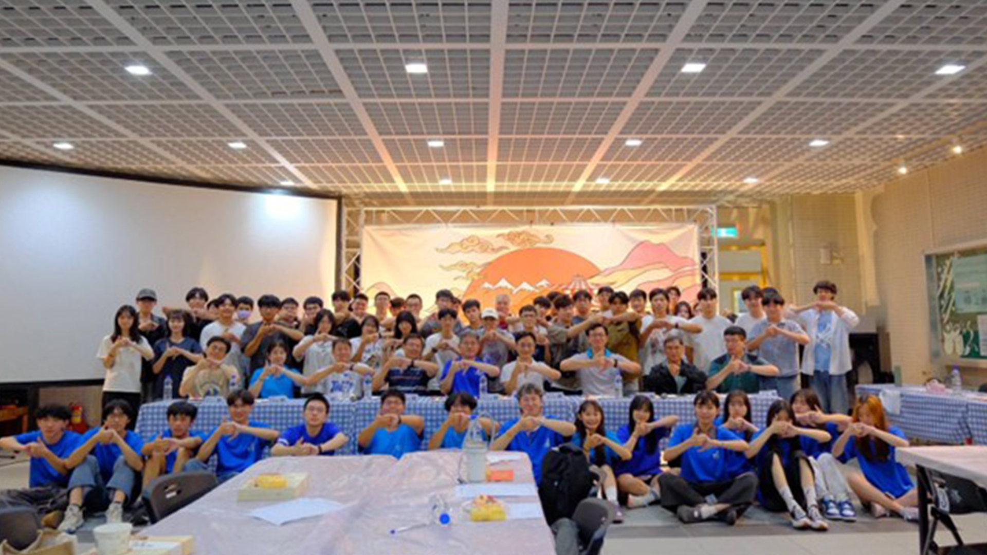 Freshmen Full-Month Banquet Inspires Learning and Growth through Vision Sharing