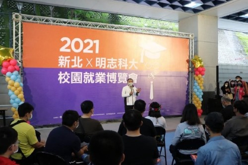 新北市大家長侯友宜市長蒞臨會場分享自身工作經驗(另開新視窗/jpg檔)圖片