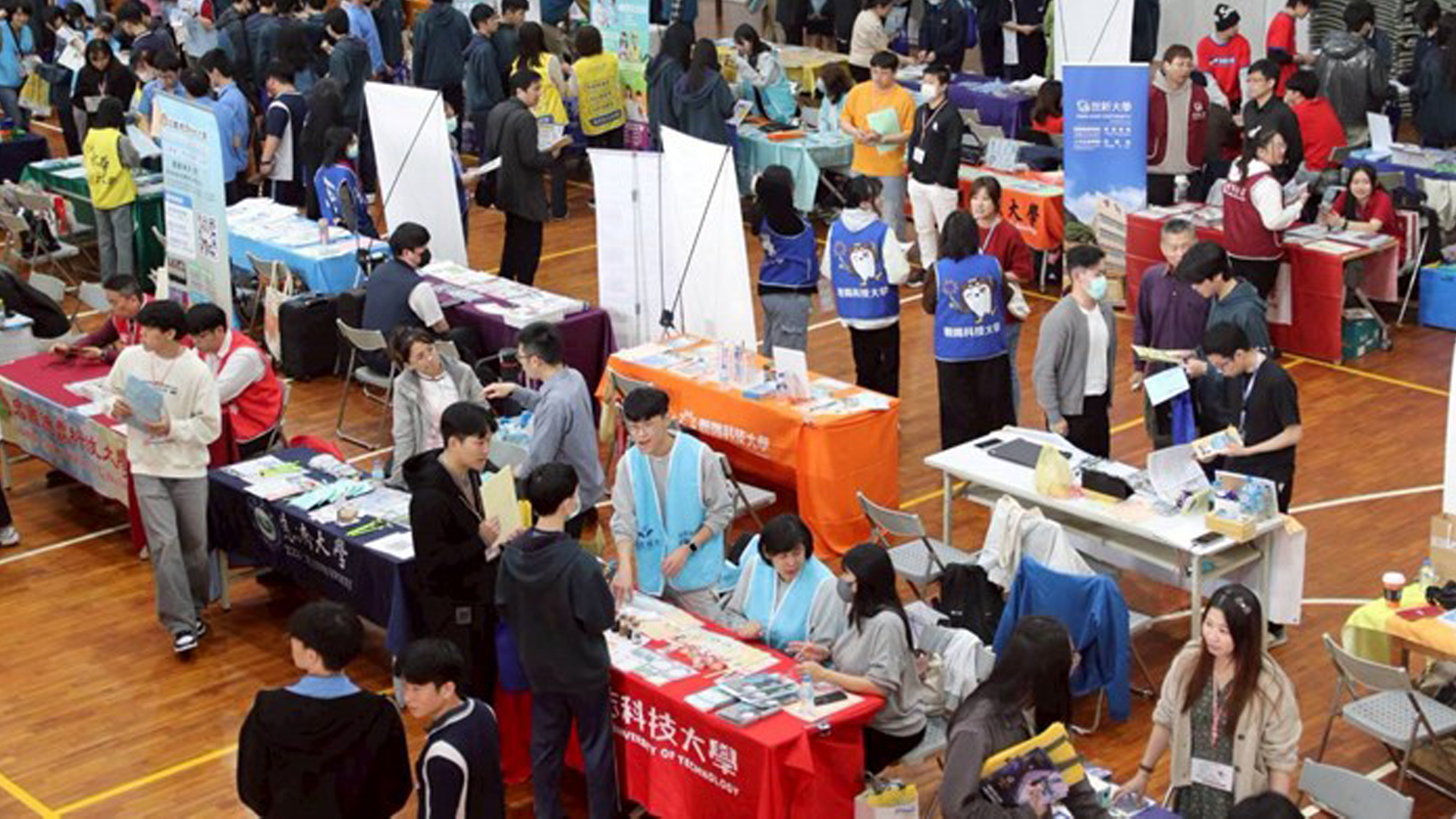 Ming Chi University of Technology Visits Zhulin High School: Departments of Materials Engineering and Environmental Safety and Health Engineering Participate in College Fair to Foster EngagementImage