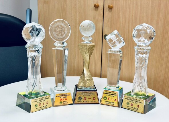 Over the years, Professor Ting-Yu Liu of the Department of Materials Engineering, Ming Chi University of Technology, has guided students to win awards across categories, achieving a “grand slam.”(Open new window/jpg file)Image
