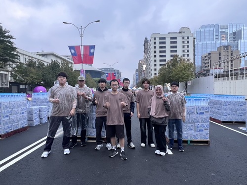 清晨最美的風景：明志師生志工服務剪影(另開新視窗/jpeg檔)圖片