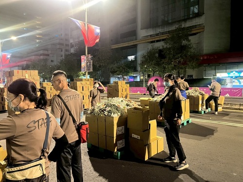 清晨最美的風景：明志師生志工服務剪影(另開新視窗/jpeg檔)圖片