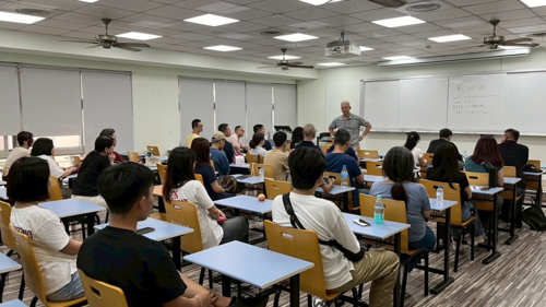 各班班導師向家長介紹系所與未來課程(另開新視窗/png檔)圖片