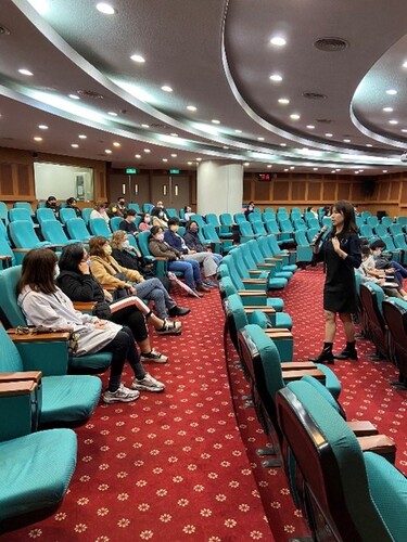 營養師與學員互動(另開新視窗/jpg檔)圖片