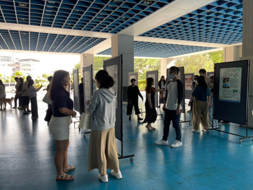 112年高教深耕計畫成果展海報展示現場(另開新視窗/png檔)圖片