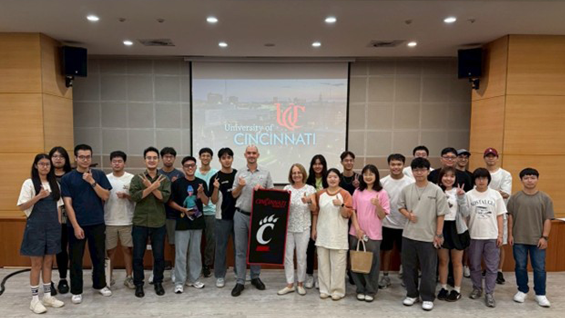 University of Cincinnati Dual Degree Program — A Fruitful Exchange and Successful Information SessionImage