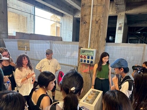 The photos of the Department of Visual Communication Design at Ming Chi University of Technology engaging in a vibrant exchange during their visit to Elisava School of Design in Barcelona, where they were warmly invited by Professor Santiago, a representative of the school, to view the graduate exhibition showcasing student work.(Open new window/jpg file)Image