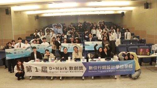 Closing Ceremony Group Photo(Open new window/jpg file)Image