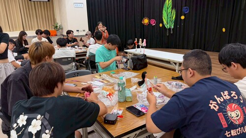 Students design and sew doll clothing under the guidance of Ms. Hsueh-Mei Kuo.(Open new window/jpg file)Image