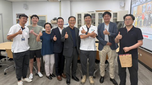 The Sungshin Women’s University delegation takes a group photo after visiting the Organic Electronics Research Center at Ming Chi University of Technology.(Open new window/png file)Image