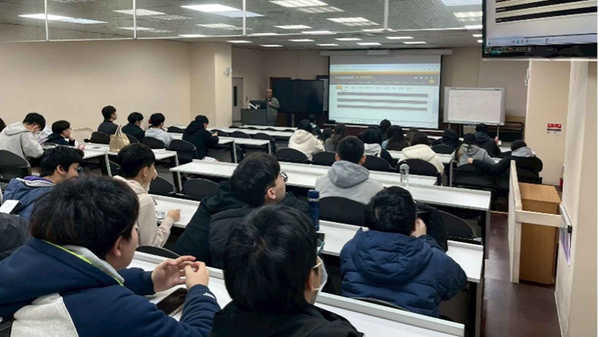 Industrial Engineering and Management Freshman Forum with the Department Chair